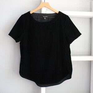Banana Republic Women's Black Velvet Short Sleeve Round Hem T-Shirt Top Small